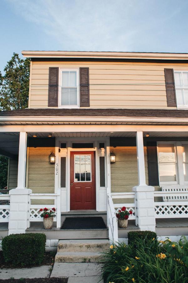 Country Squire Inn And Suites New Holland エクステリア 写真