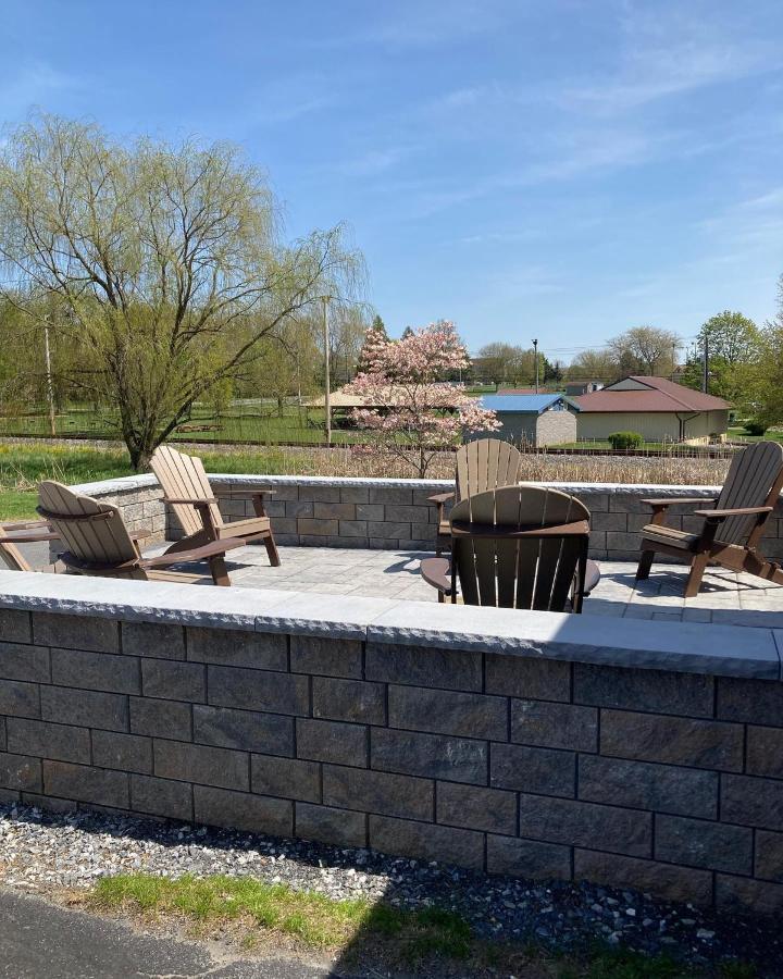 Country Squire Inn And Suites New Holland エクステリア 写真