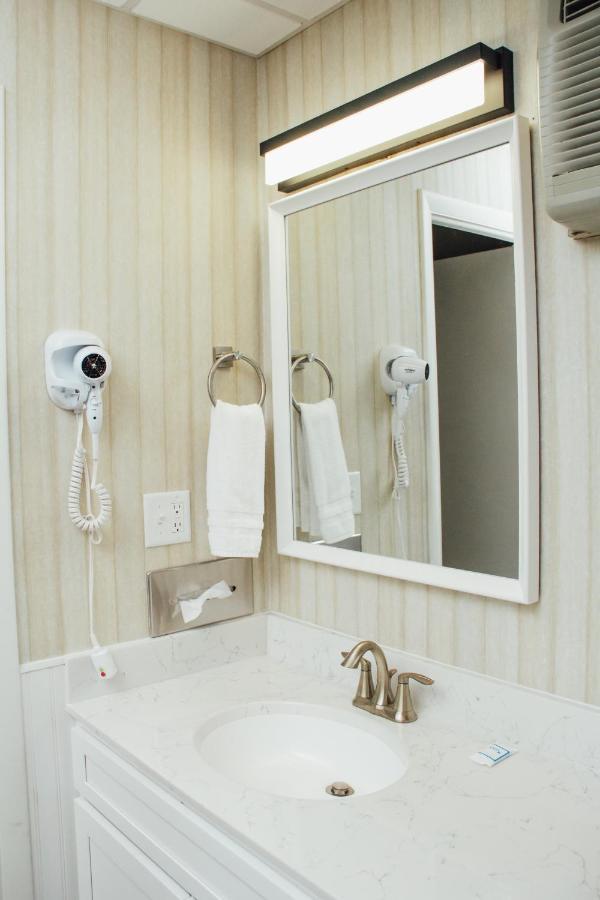 Country Squire Inn And Suites New Holland エクステリア 写真