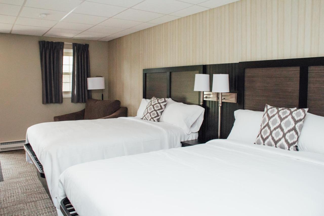 Country Squire Inn And Suites New Holland エクステリア 写真