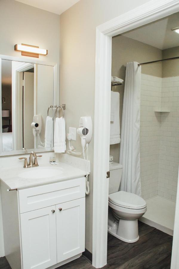 Country Squire Inn And Suites New Holland エクステリア 写真
