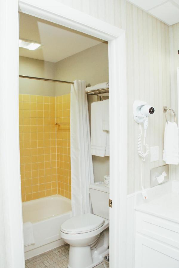 Country Squire Inn And Suites New Holland エクステリア 写真