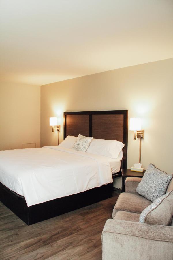 Country Squire Inn And Suites New Holland エクステリア 写真