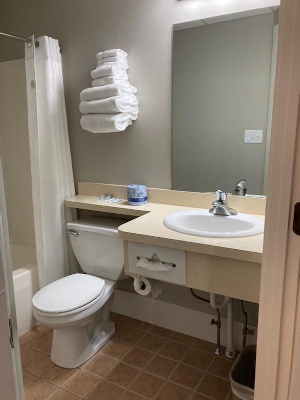 Country Squire Inn And Suites New Holland エクステリア 写真