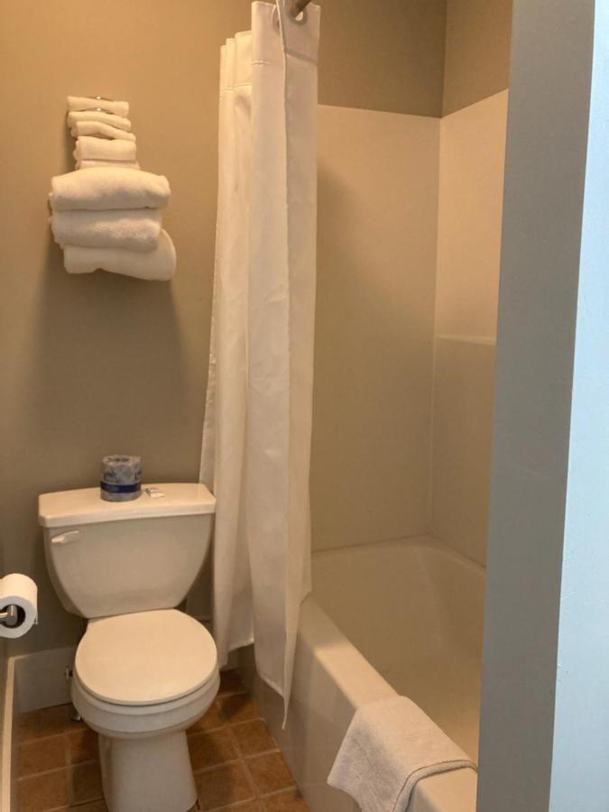 Country Squire Inn And Suites New Holland エクステリア 写真