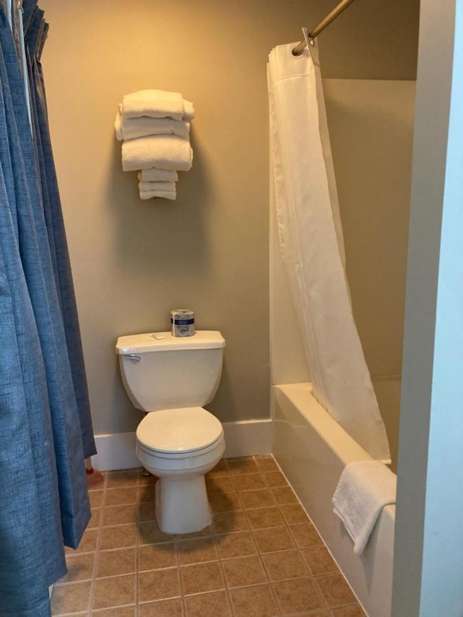 Country Squire Inn And Suites New Holland エクステリア 写真