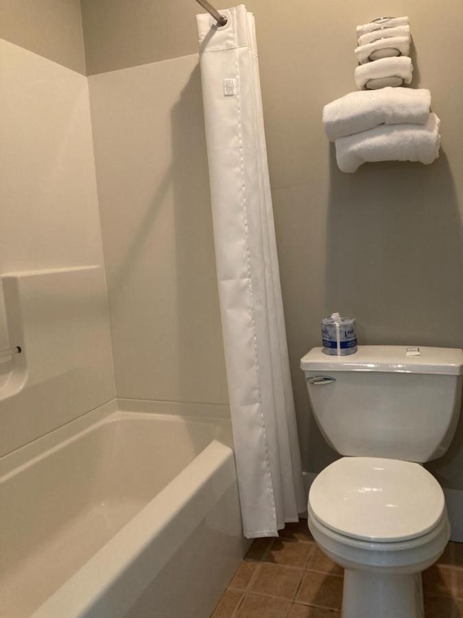 Country Squire Inn And Suites New Holland エクステリア 写真