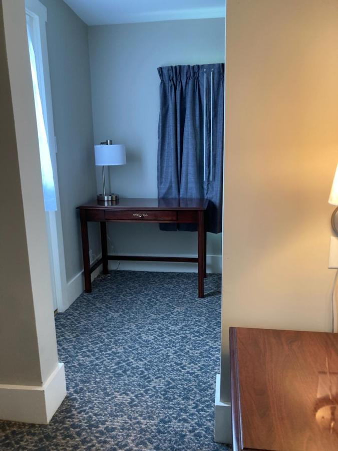 Country Squire Inn And Suites New Holland エクステリア 写真