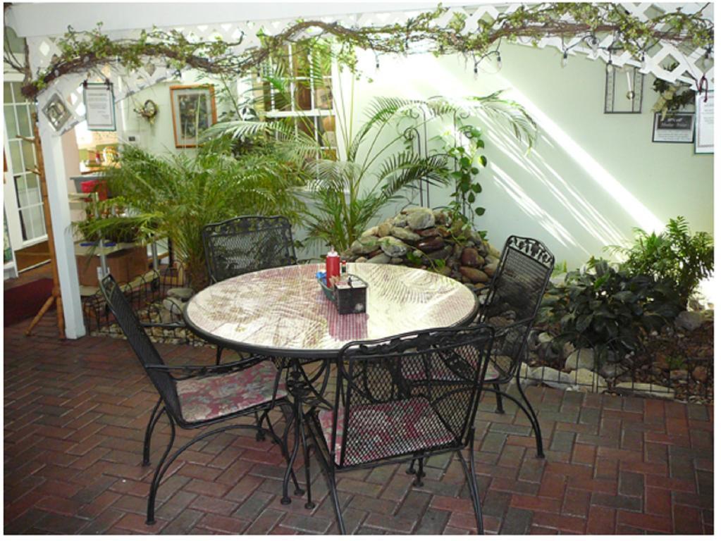 Country Squire Inn And Suites New Holland エクステリア 写真